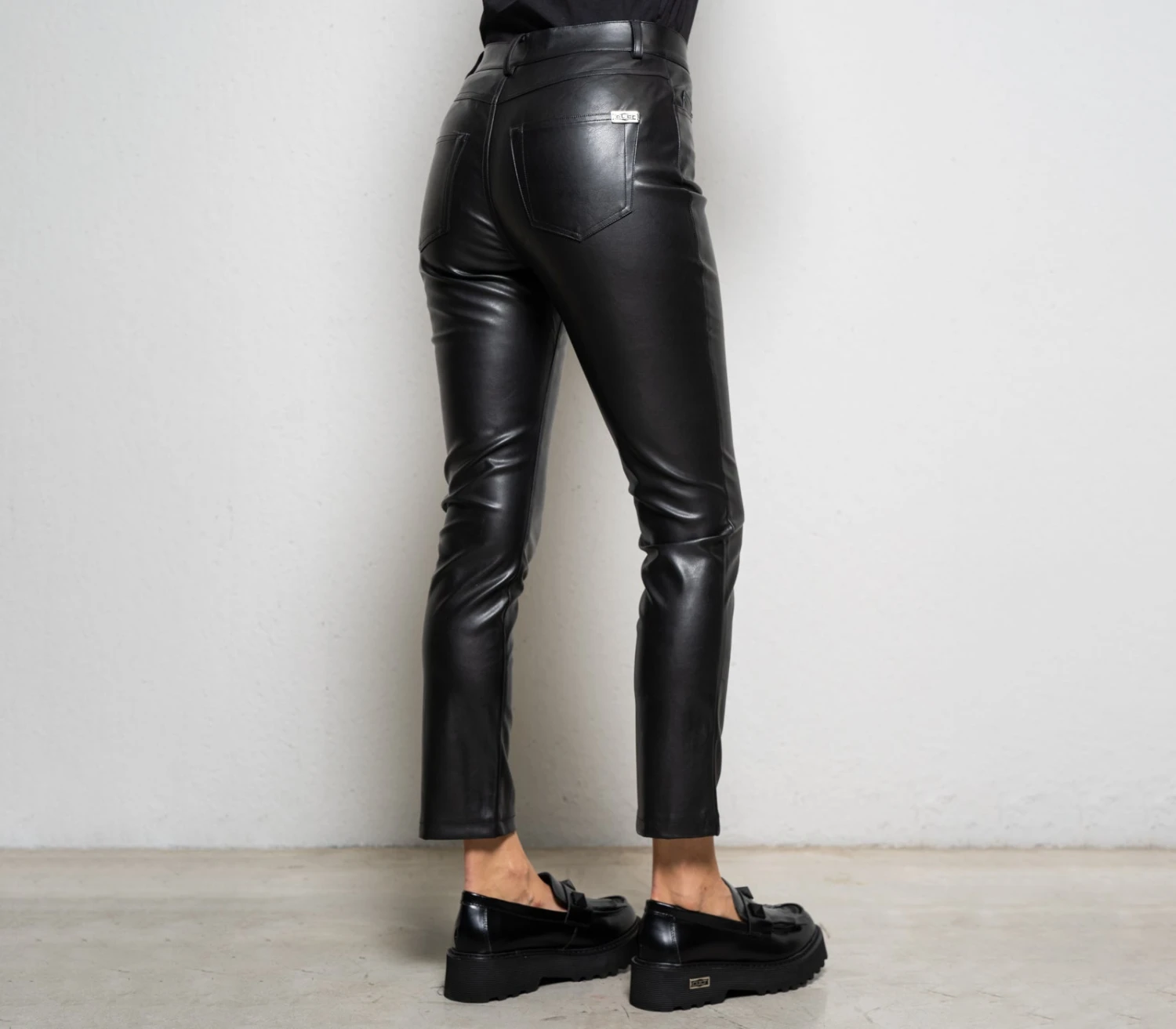 PANTALONI EFFETTO PELLE 5005 5 PANTALONI EFFETTO PELLE 5005 - immagine 5